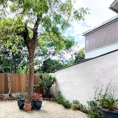 شقة Aux Arceaux, Sur Jardin, Dans Maison 1900 مونبيلييه