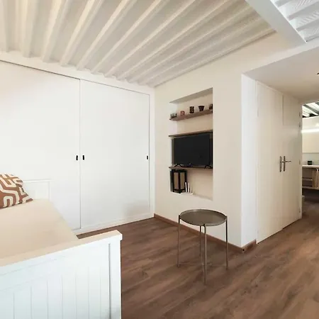 Aux Arceaux, Sur Jardin, Dans Maison 1900