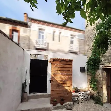 Aux Arceaux, Sur Jardin, Dans Maison 1900 *