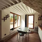 Aux Arceaux, Sur Jardin, Dans Maison 1900 Apartamento
