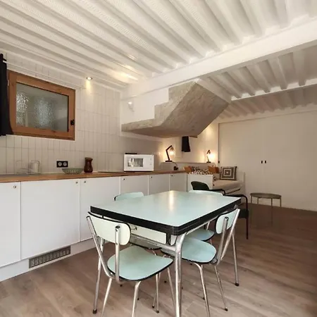 Apartamento Aux Arceaux, Sur Jardin, Dans Maison 1900