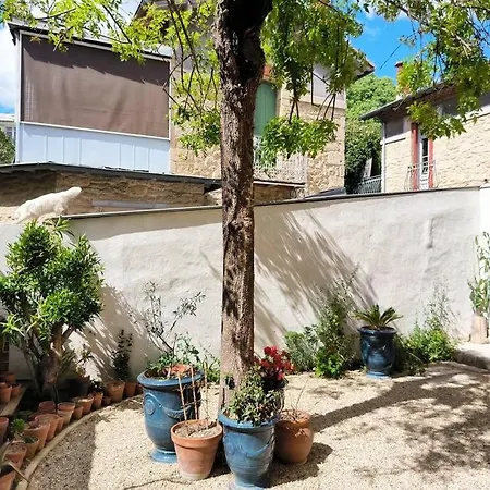 Aux Arceaux, Sur Jardin, Dans Maison 1900 *